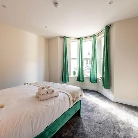 Διαμέρισμα Newly Refurbished Chandos Gardens By Prescott *