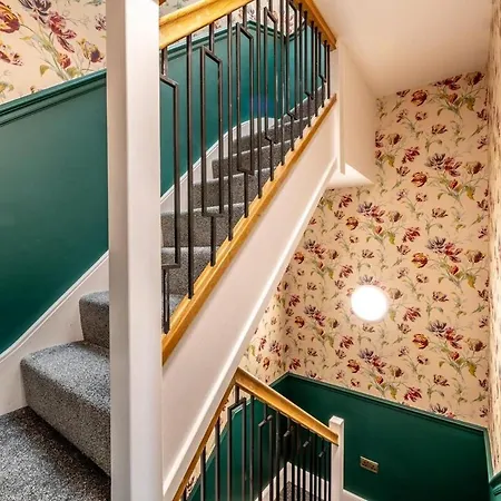 Appartement Newly Renovated Chandos Gardens By Prescott Apartments