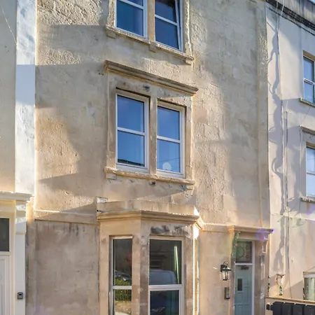 Newly Refurbished Chandos Gardens By Prescott Apartment Bristol
