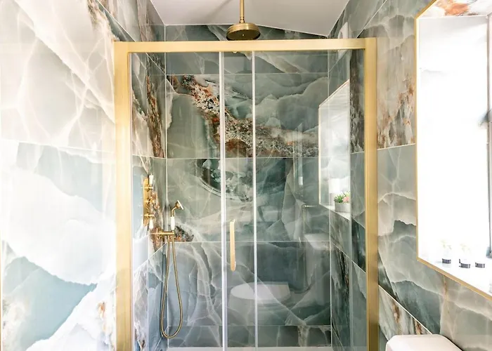 Newly Renovated Chandos Gardens By Prescott Apartments Apartment