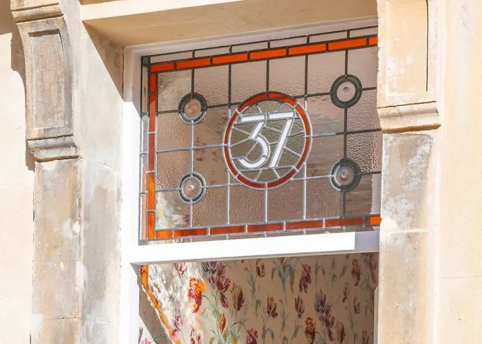 Apartment Newly Renovated Chandos Gardens By Prescott Apartments *