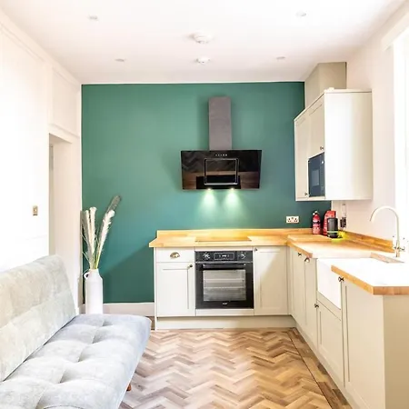 Daire Newly Refurbished Chandos Gardens By Prescott Apartments Bristol