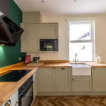 Newly Renovated Chandos Gardens By Prescott Apartments Bristol