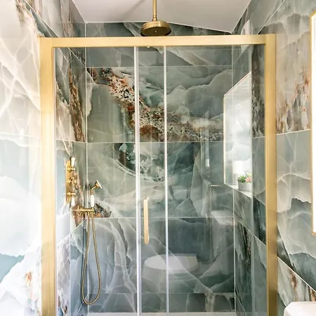 Newly Renovated Chandos Gardens By Prescott Apartments דירה