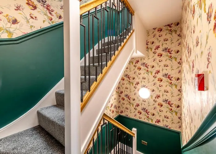 Appartement Newly Renovated Chandos Gardens By Prescott Apartments